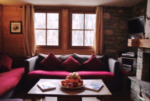 comfy and elegant living and dinning room in chalet belvedere tignes